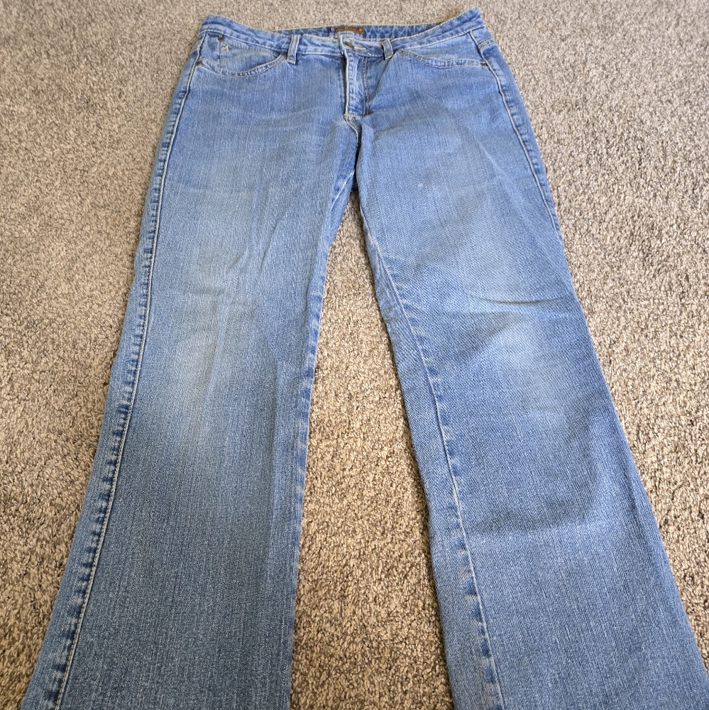 Aura from the Women at Wrangler Jeans - Straight Leg Pants - Size 10 L TALL